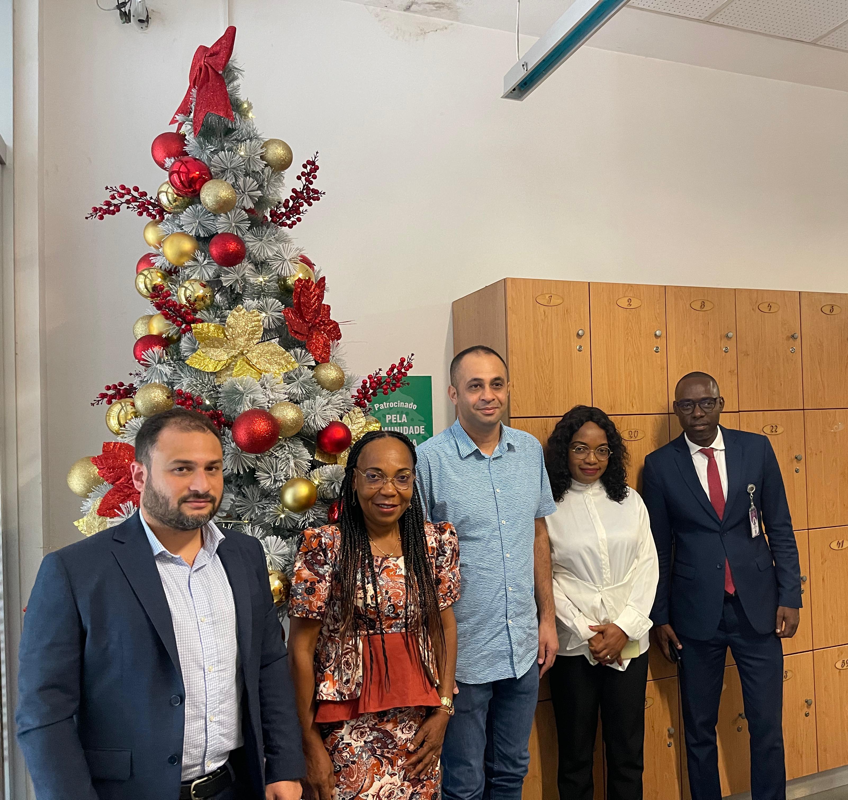 A Rede de Mediatecas de Angola e a Comunidade Libanesa em Angola realizaram o Segundo natal solidário, com às crianças do Centro de Acolhimento Pastor Timóteo, localizado no distrito urbano 11 do Novembro, no bairro Kikolo, Província de Luanda.